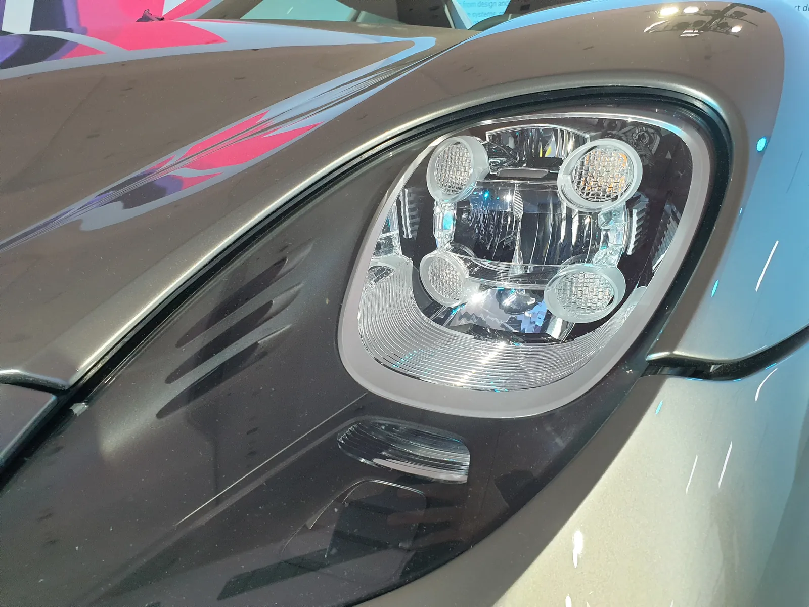 Porsche 918 Spyder LED headlight detail